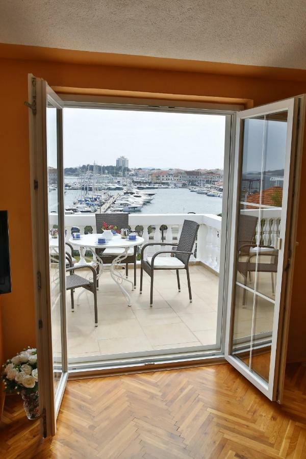 Apartment And Rooms Villa Kolonada فوديس المظهر الخارجي الصورة
